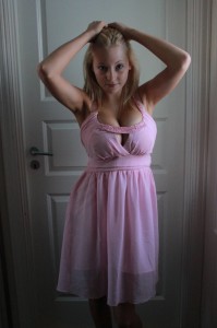 bigtits_Amateur_pink_dres